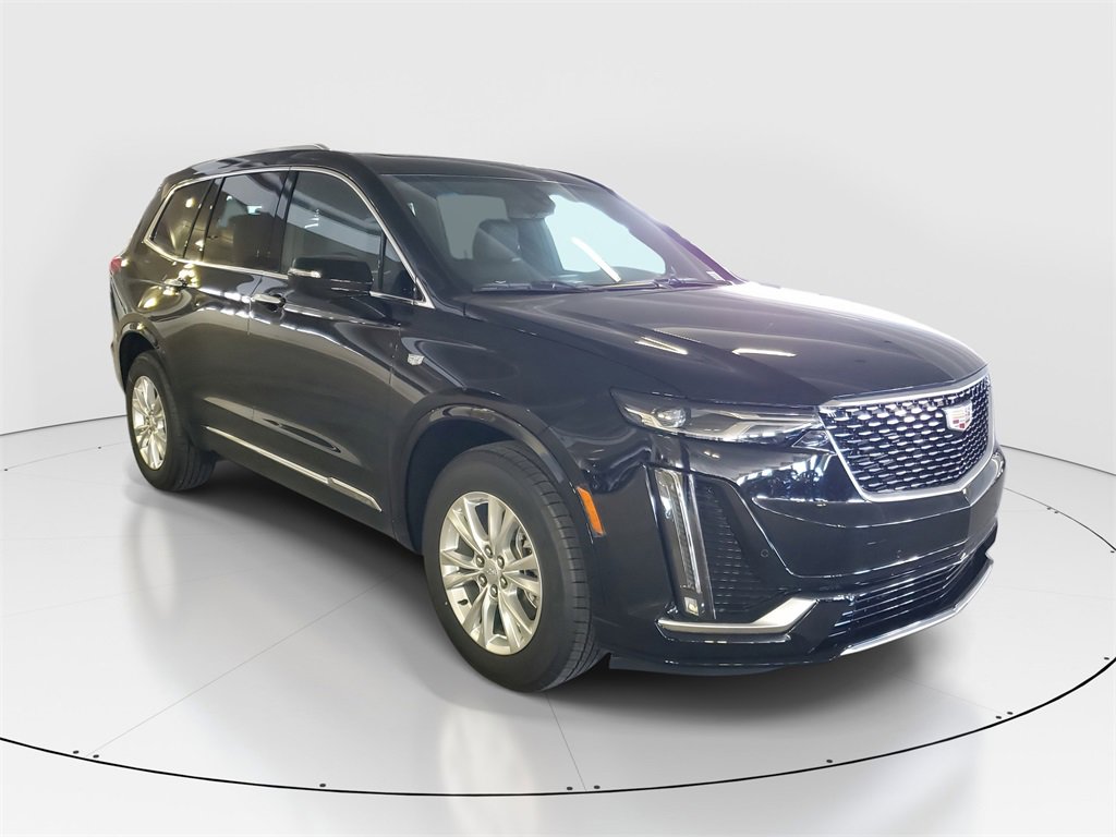 2025 Cadillac XT6 Luxury photo 2