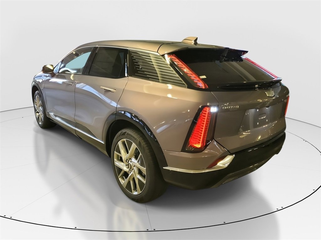 New 2025 CADILLAC OPTIQ Luxury 1 SUV