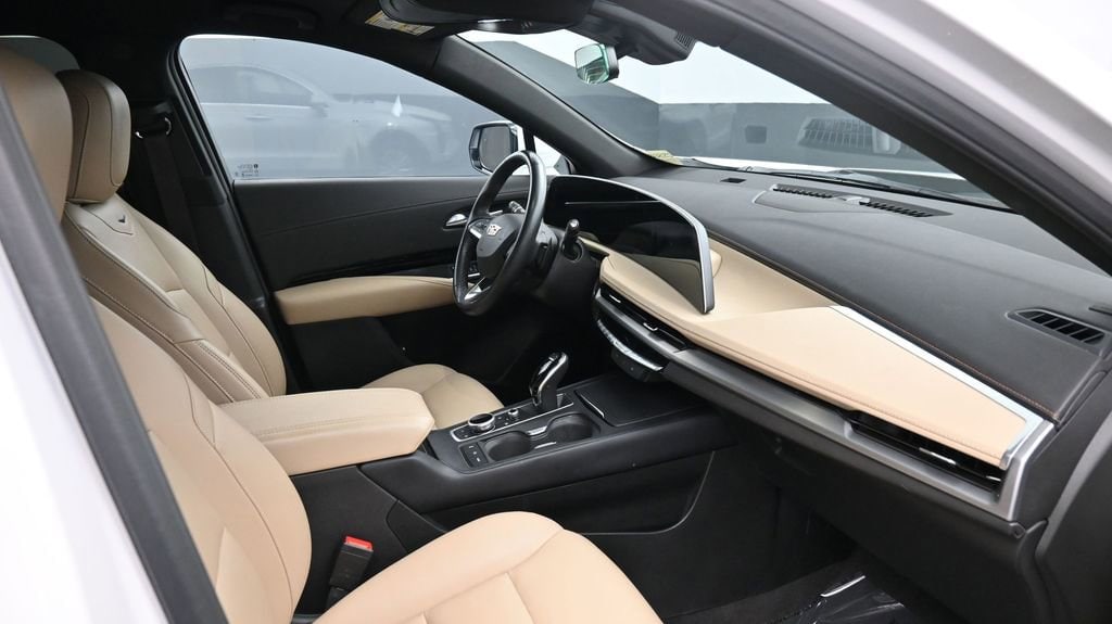 Used 2024 CADILLAC XT4 Luxury SUV