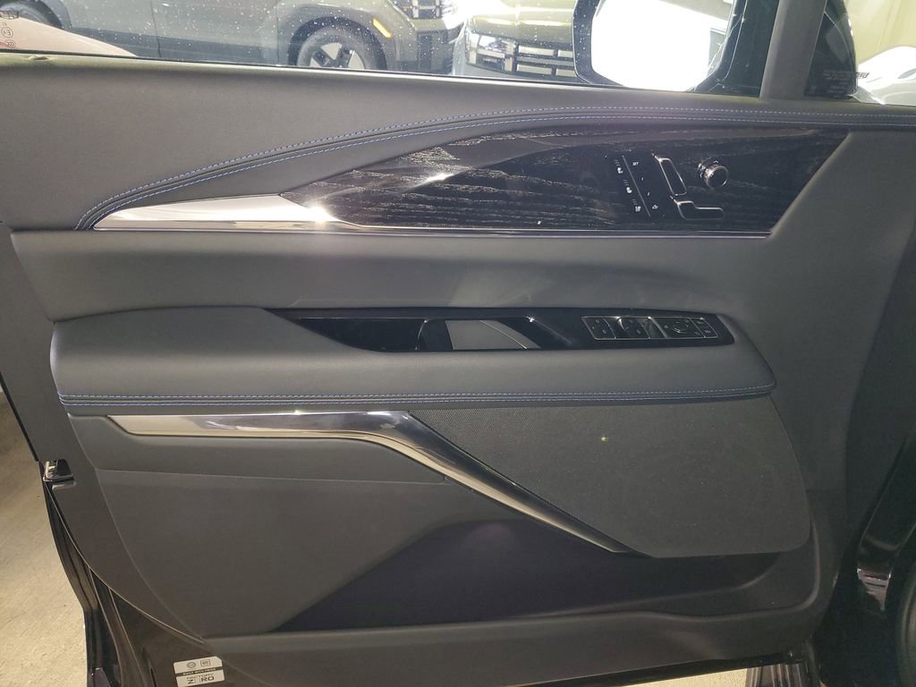 2026 Cadillac Escalade IQL Luxury - Photo 15
