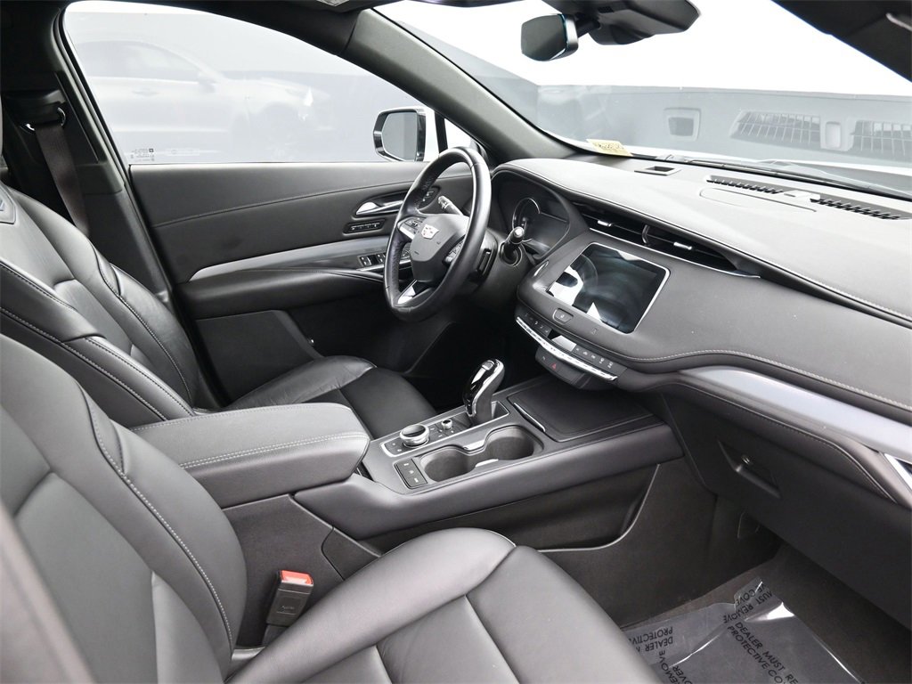 2021 Cadillac XT4 Premium Luxury photo 2
