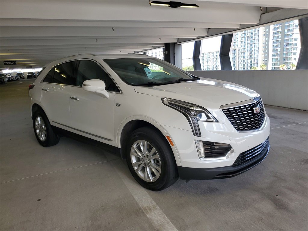 2023 Cadillac XT5 Luxury photo 2