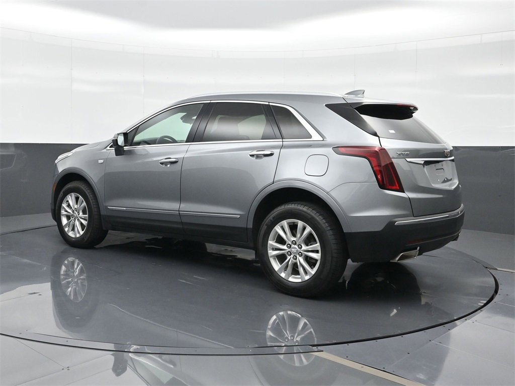 2023 Cadillac XT5 Luxury photo 2
