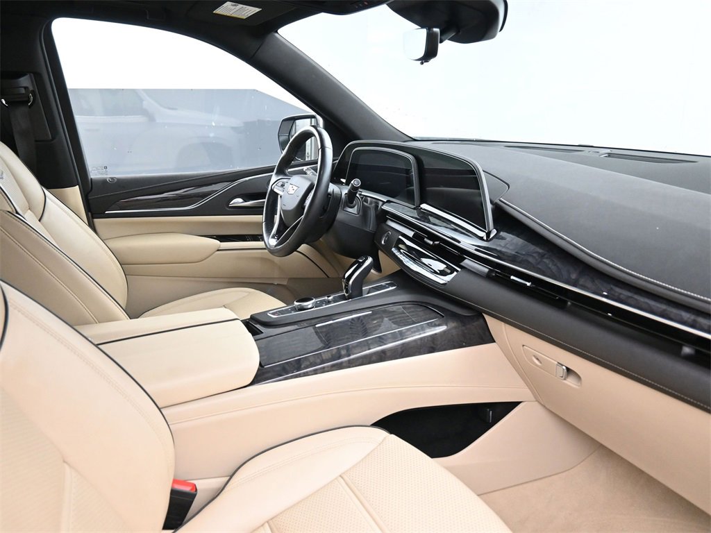 2022 Cadillac Escalade ESV Premium Luxury photo 2