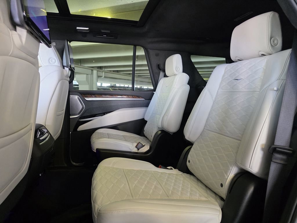 2026 Cadillac Escalade Platinum Sport - Photo 13