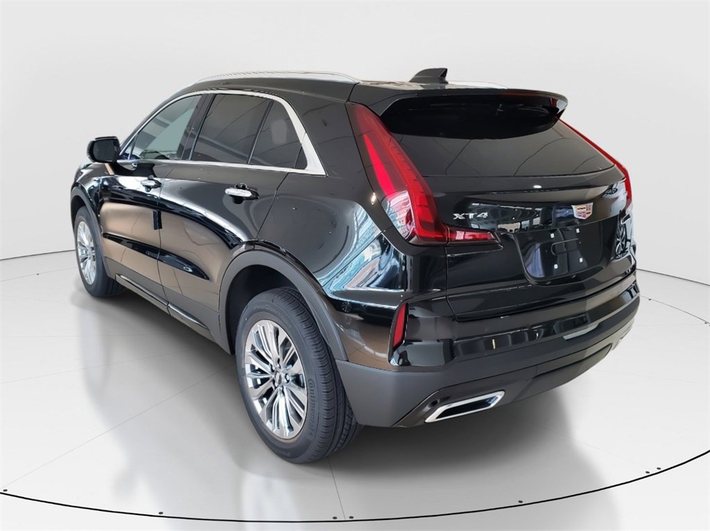 2025 Cadillac XT4 Premium Luxury photo 4
