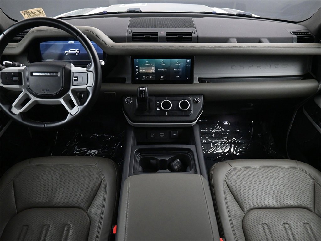 2020 Land Rover Defender HSE photo 4