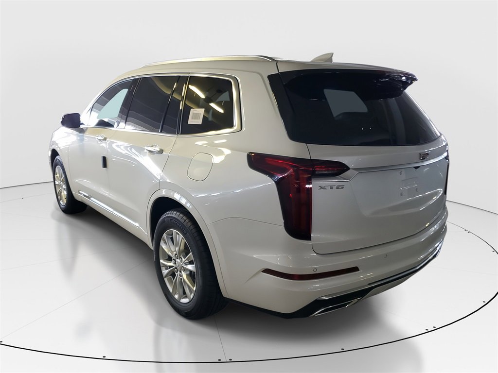 2025 Cadillac XT6 Luxury photo 4