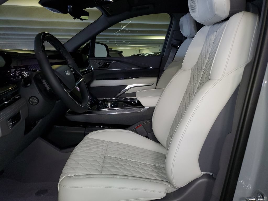 2026 Cadillac Escalade IQL Luxury - Photo 16
