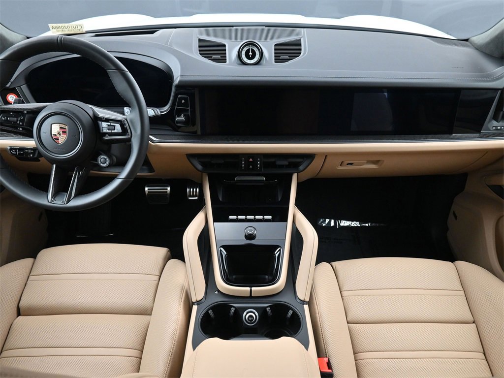 2025 Porsche Cayenne GTS photo 4