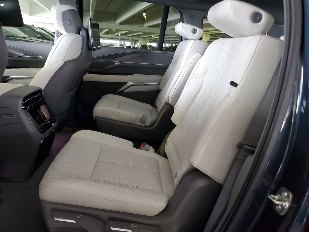 2026 Cadillac Escalade IQ Luxury - Photo 11