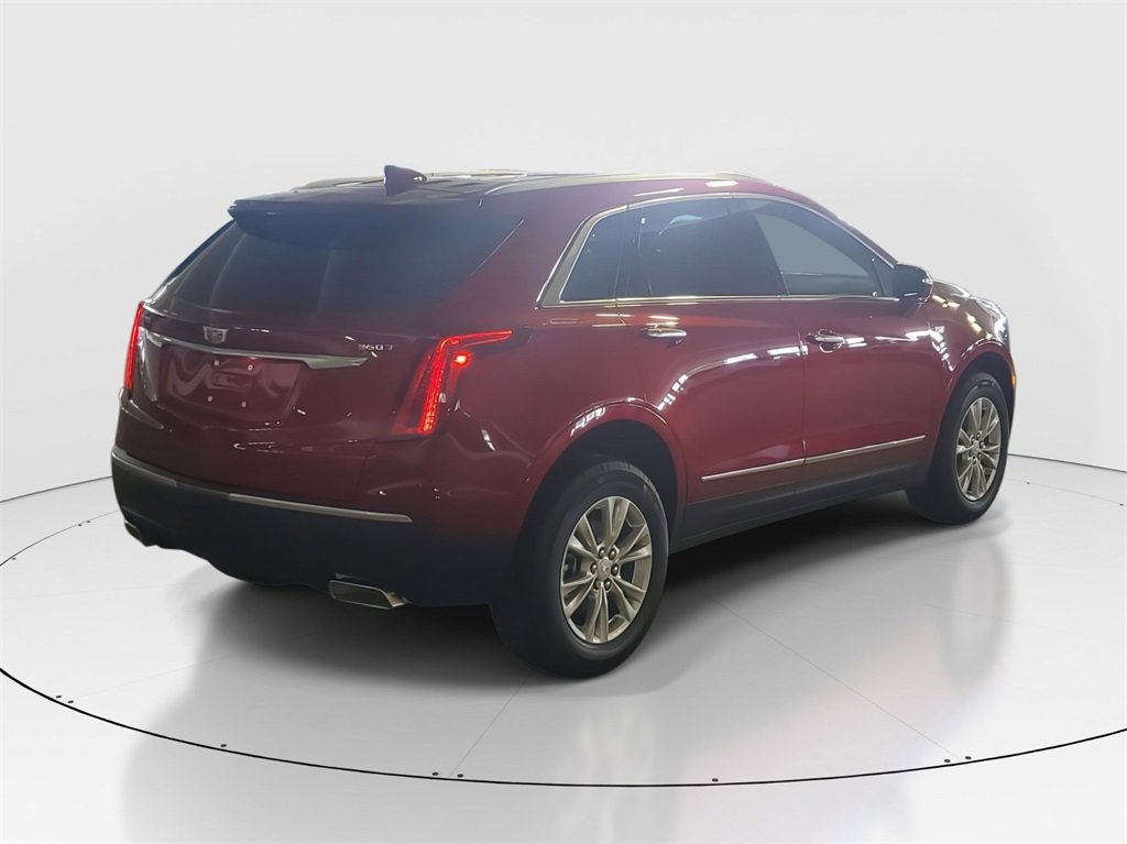 2025 Cadillac XT5 Luxury photo 3