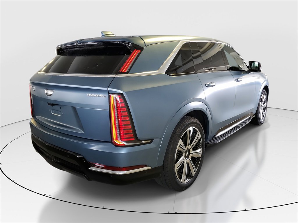 2025 Cadillac Escalade IQ Luxury photo 3