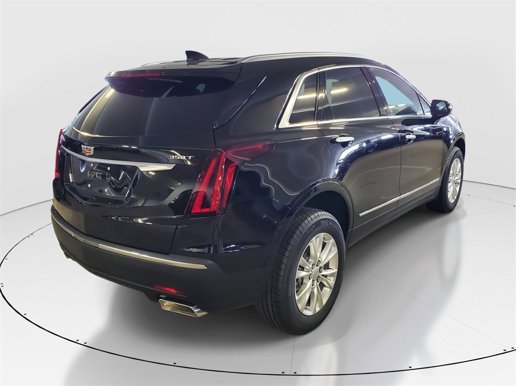 New 2025 CADILLAC XT5 Luxury SUV