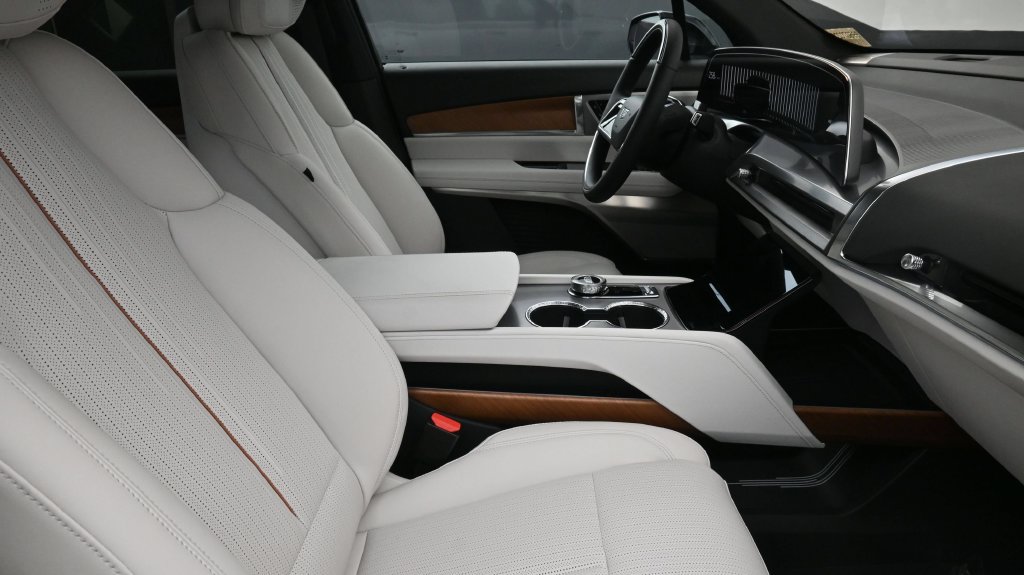 Used 2027 CADILLAC VISTIQ Sport SUV