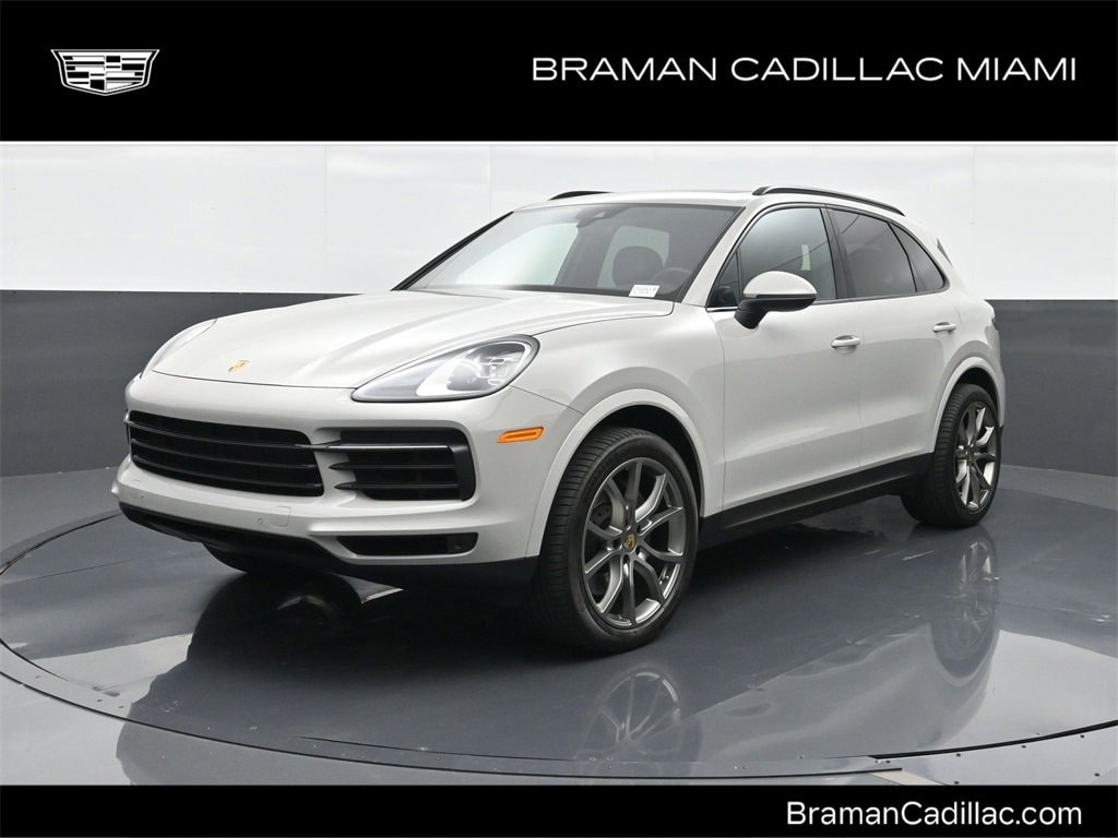 2023 Porsche Cayenne Base's photo