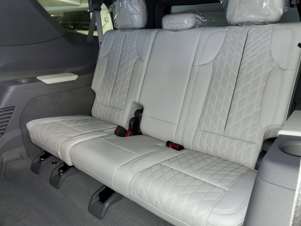 2026 Cadillac Escalade IQL Luxury - Photo 11