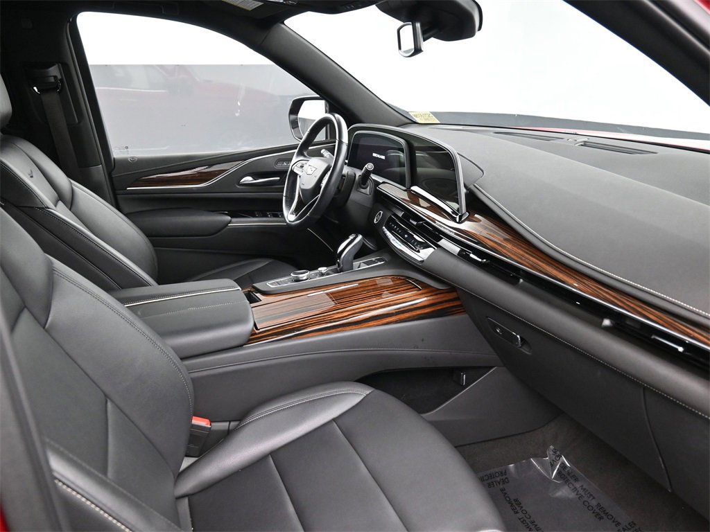 2023 Cadillac Escalade Luxury photo 4