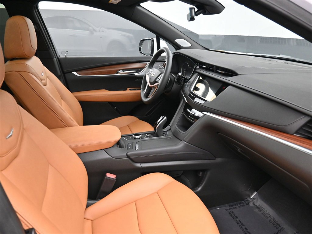 2025 Cadillac XT5 Premium Luxury photo 2