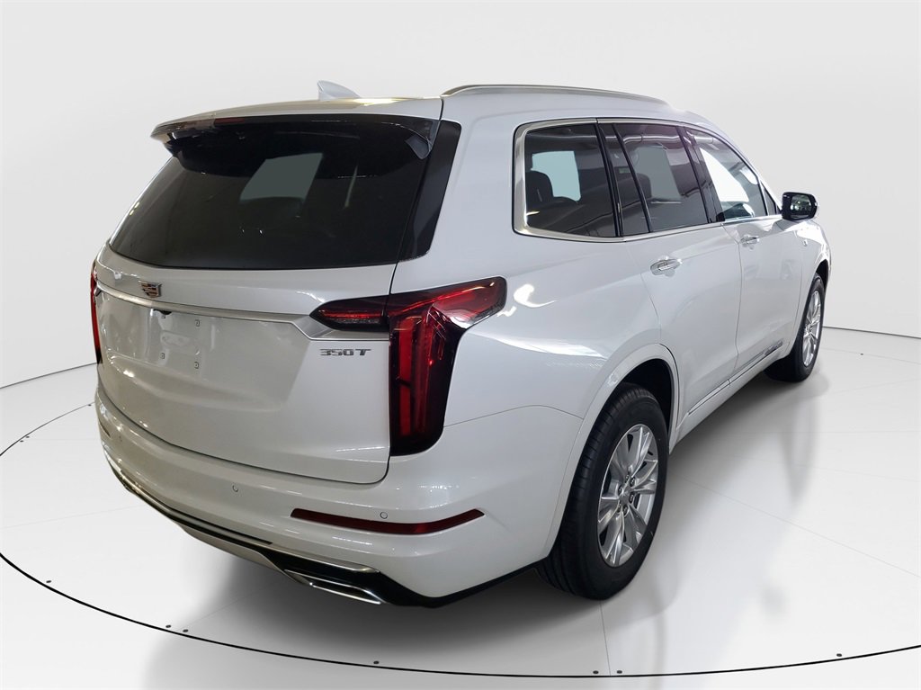 2025 Cadillac XT6 Luxury photo 3