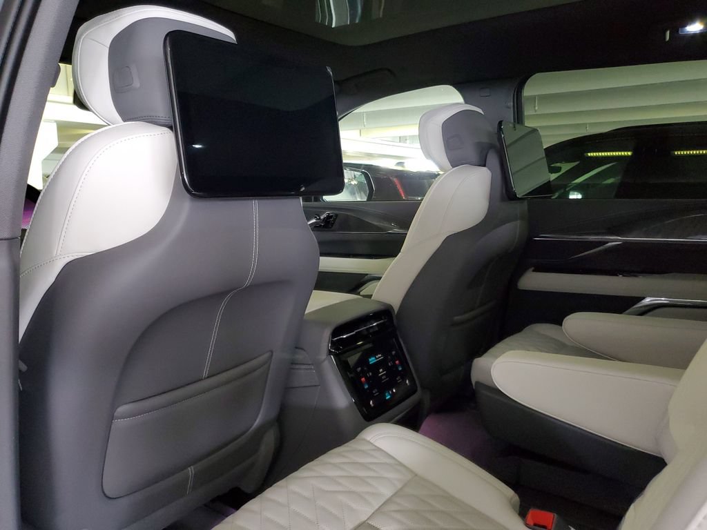 2026 Cadillac Escalade IQ Sport - Photo 10