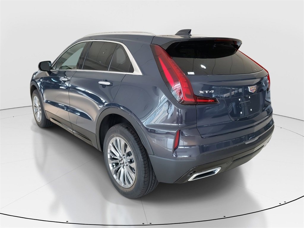 2025 Cadillac XT4 Premium Luxury photo 4