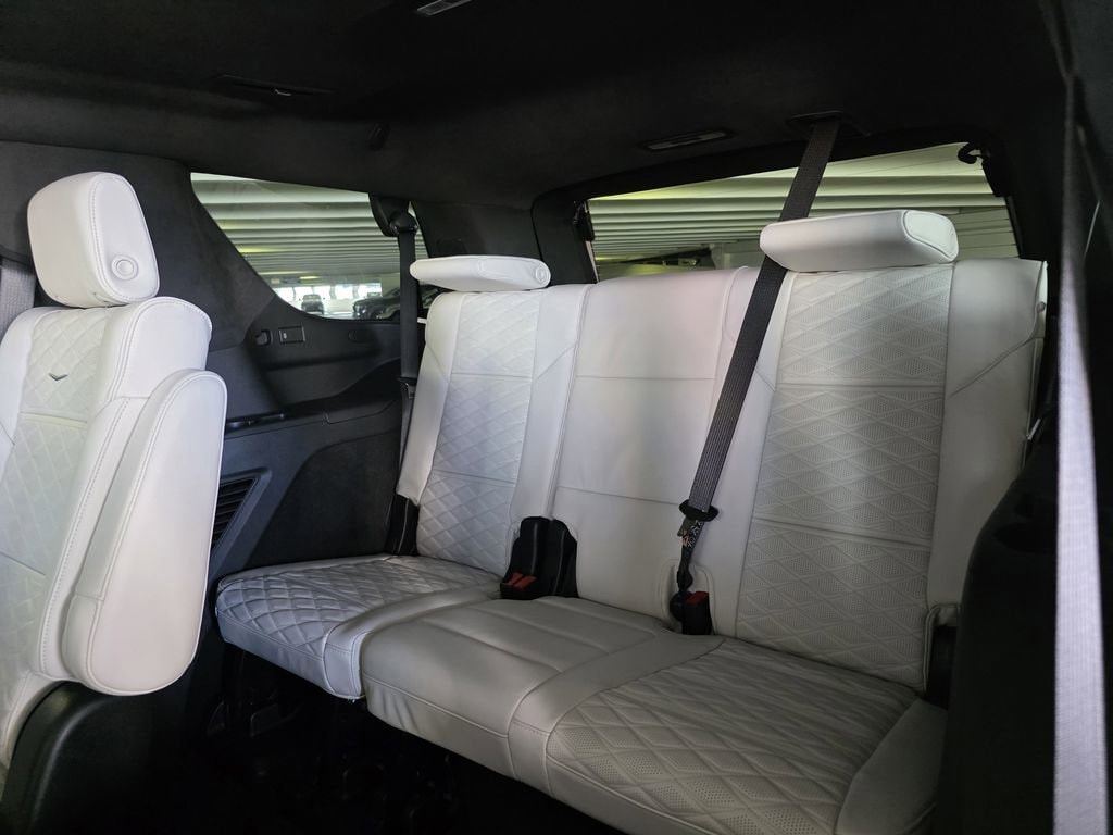 2026 Cadillac Escalade Platinum Sport - Photo 14