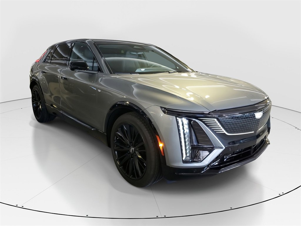 2025 Cadillac Lyriq Sport photo 2