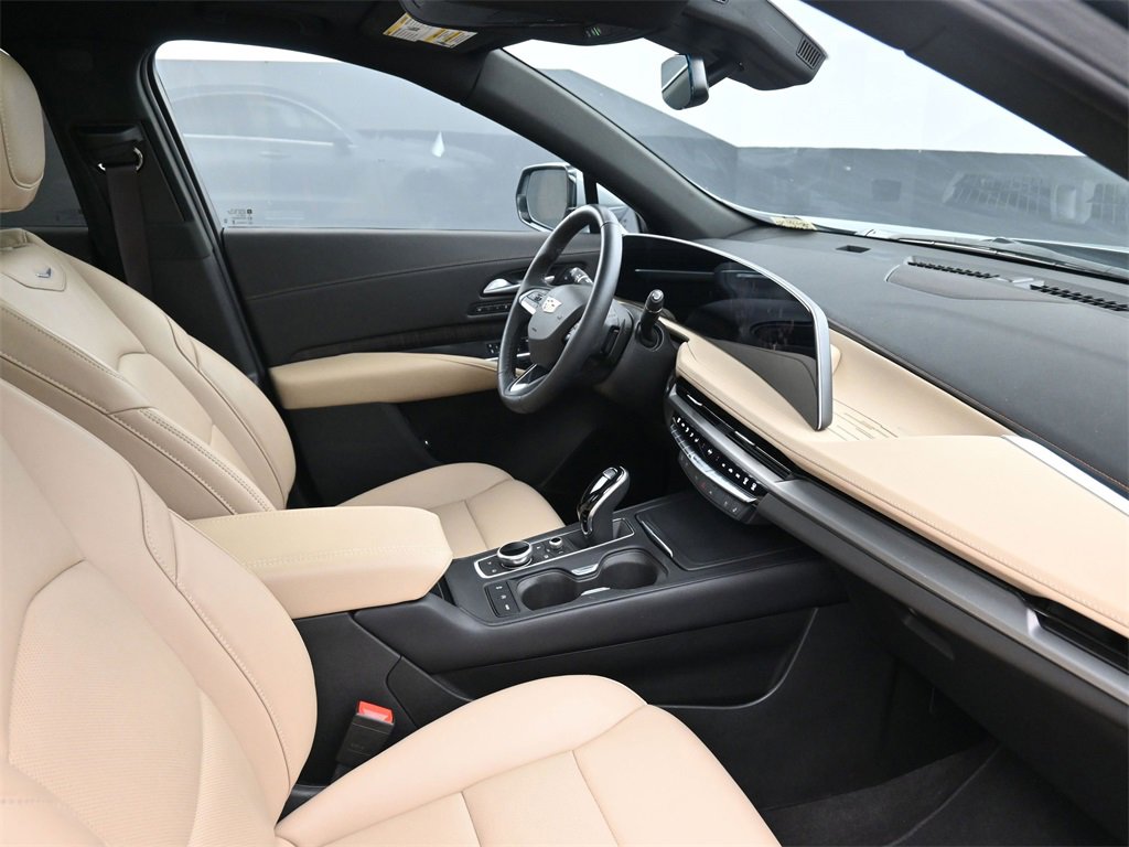 2024 Cadillac XT4 Premium Luxury photo 2