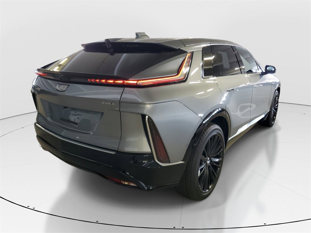2025 Cadillac Lyriq Luxury photo 3
