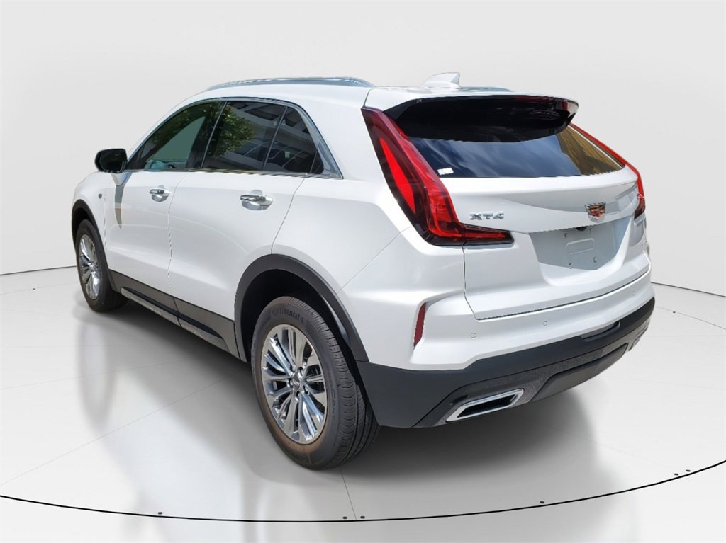 2025 Cadillac XT4 Premium Luxury photo 4
