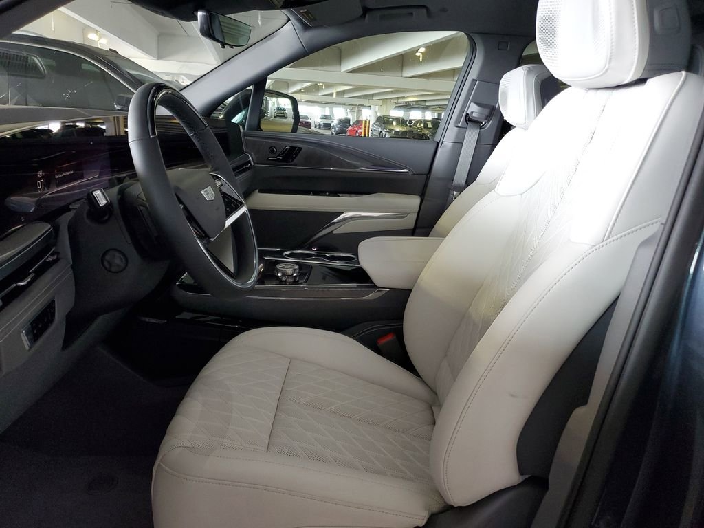2026 Cadillac Escalade IQ Luxury - Photo 17