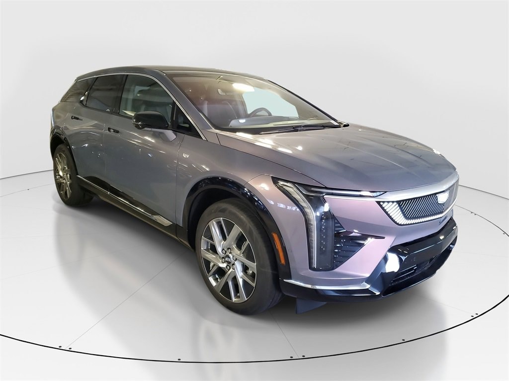 New 2025 CADILLAC OPTIQ Luxury 1 SUV