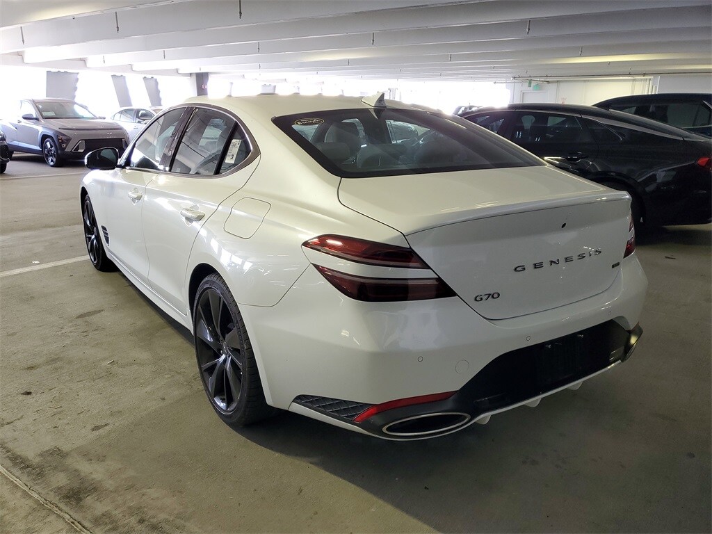 2023 Genesis G70 3.3T Sport Prestige photo 4