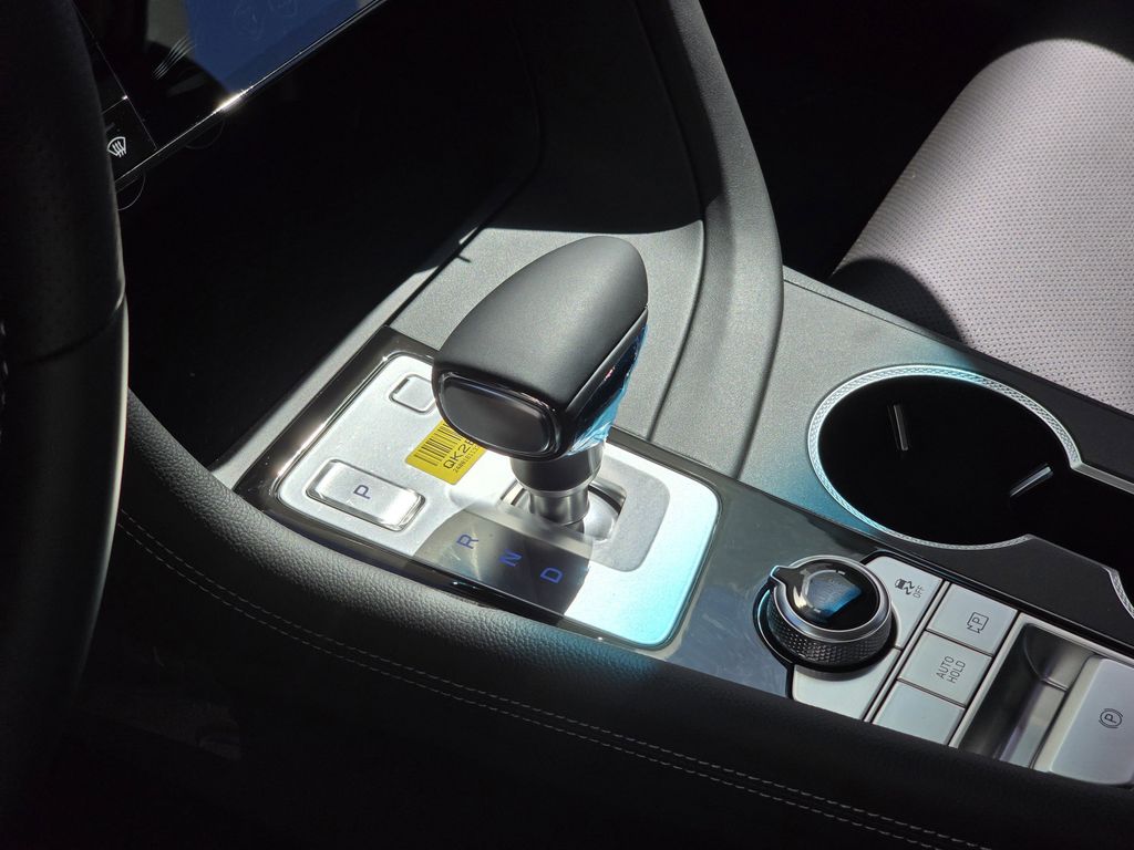 2026 GENESIS G70 Standard - Photo 16