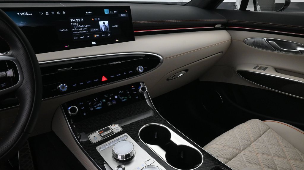 2026 GENESIS GV70 Sport Prestige - Photo 8