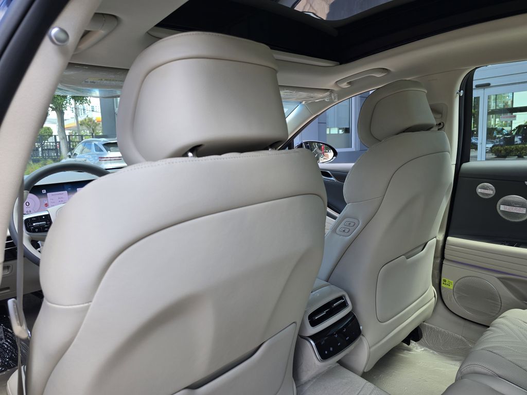 2025 GENESIS G80 Sport Prestige - Photo 11