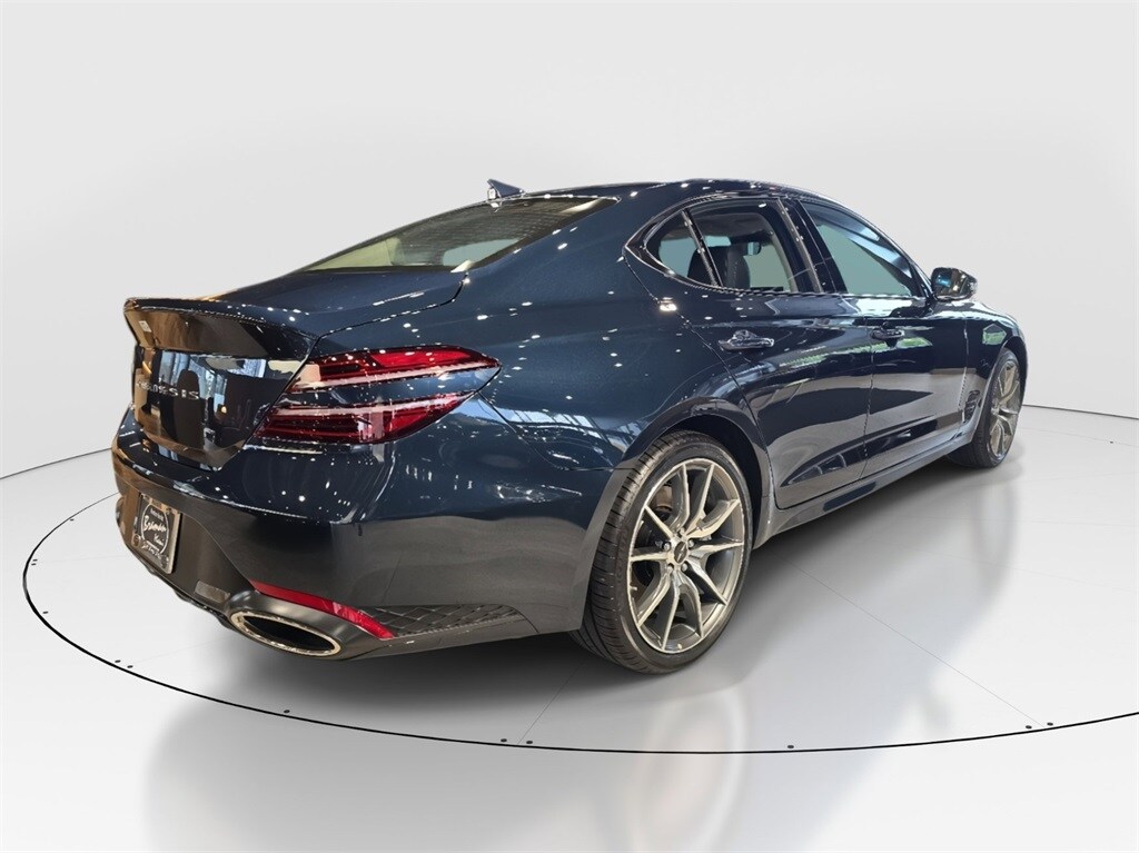 2025 Genesis G70 2.5T photo 3