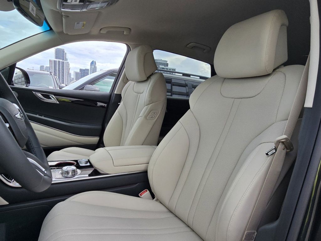 2025 GENESIS GV80 Standard - Photo 14