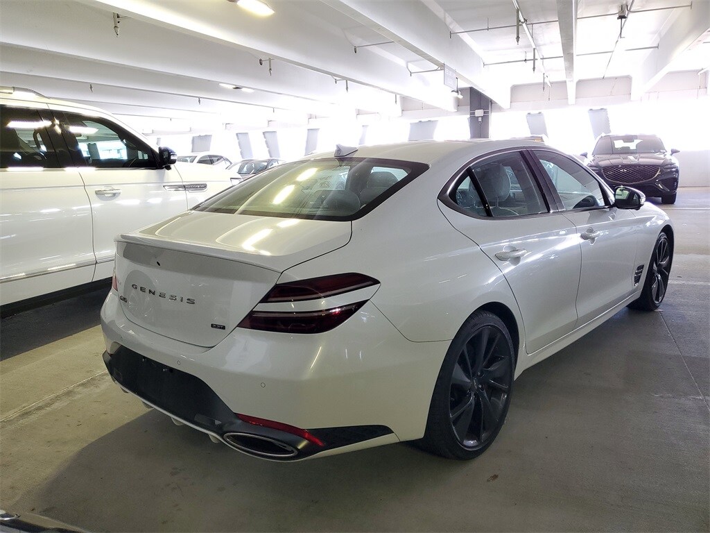 2023 Genesis G70 3.3T Sport Prestige photo 3