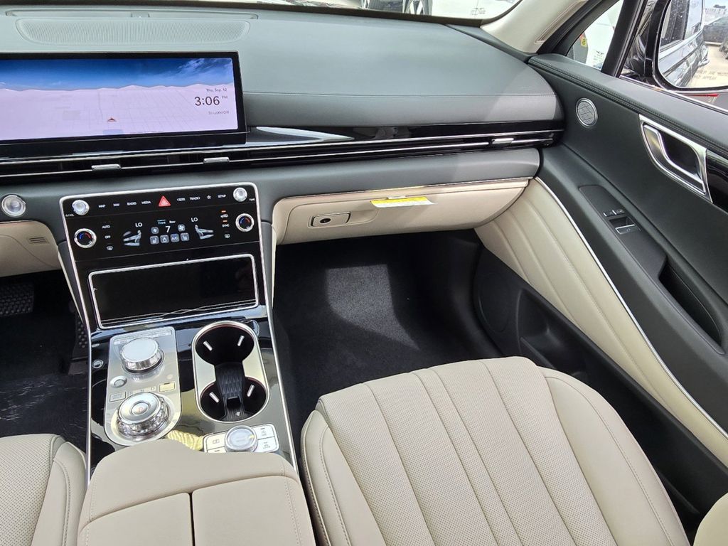 2025 GENESIS GV80 Standard - Photo 9