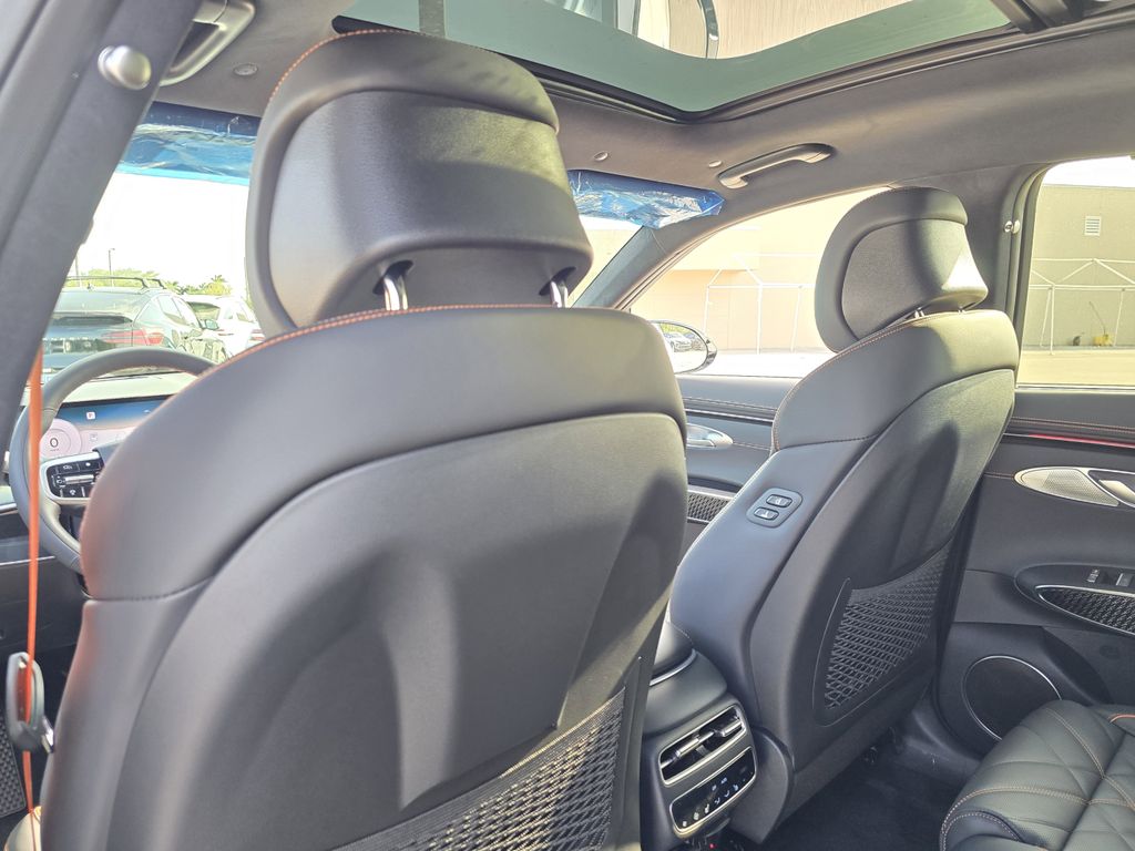 2026 GENESIS GV70 Sport Prestige - Photo 11