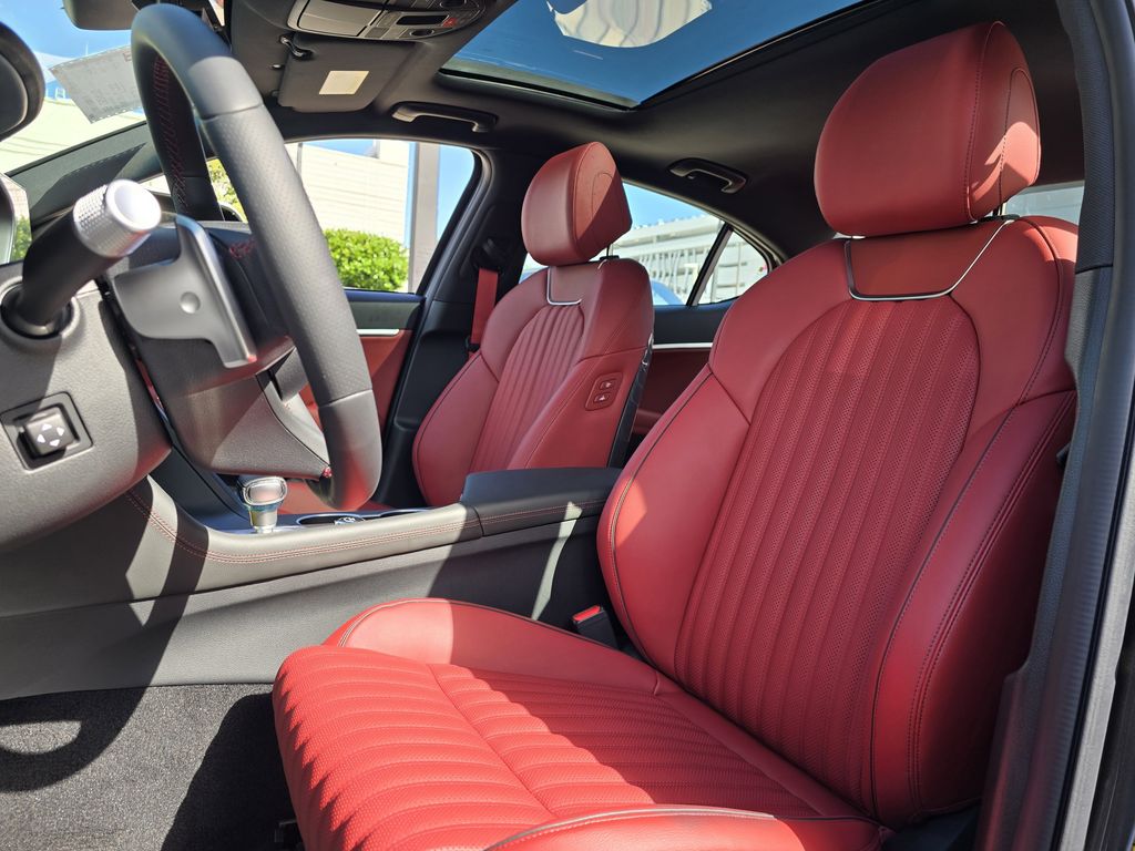 2025 GENESIS G70 Standard - Photo 15
