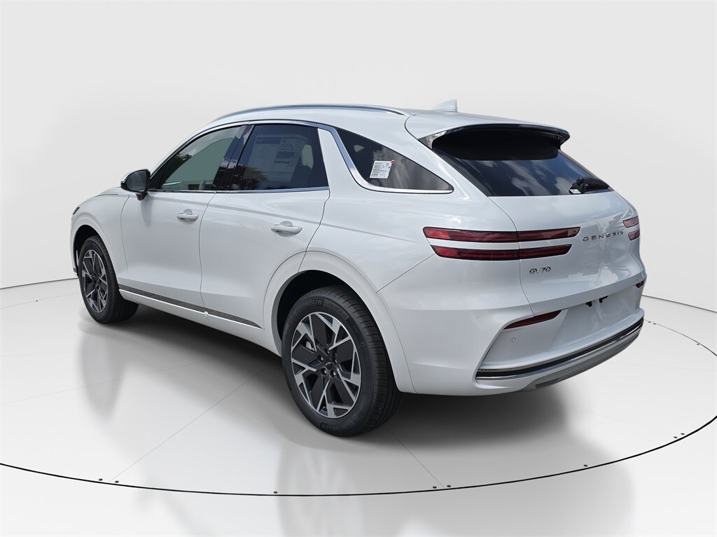 2026 Genesis Electrified GV70 Advanced photo 4
