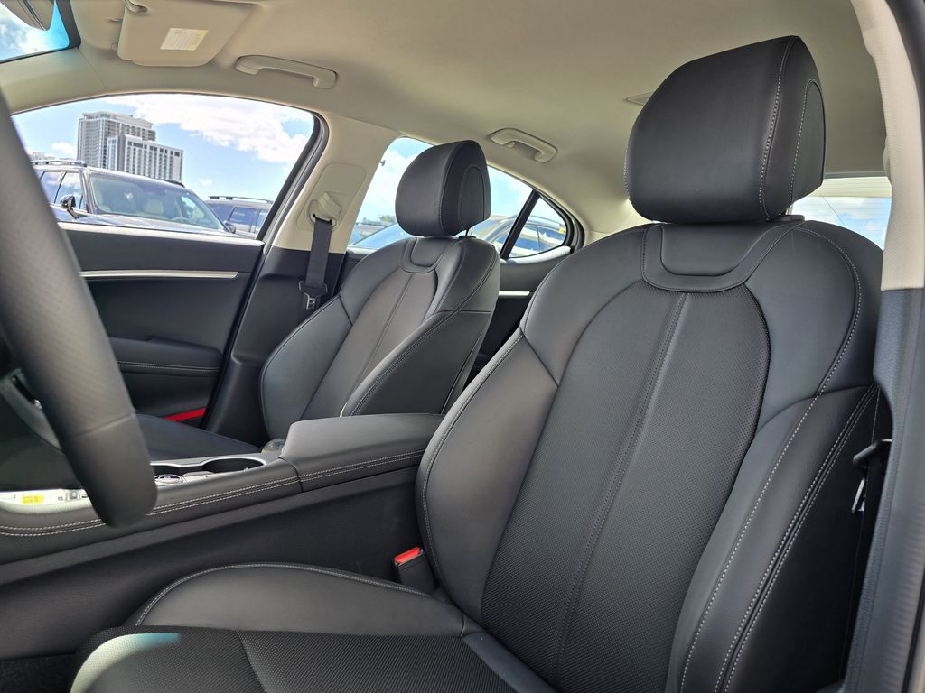 2026 GENESIS G70 Standard - Photo 14