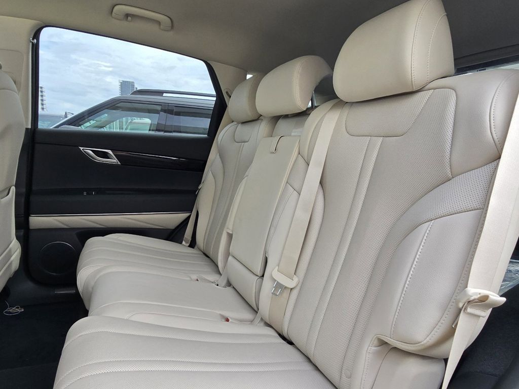 2025 GENESIS GV80 Standard - Photo 12