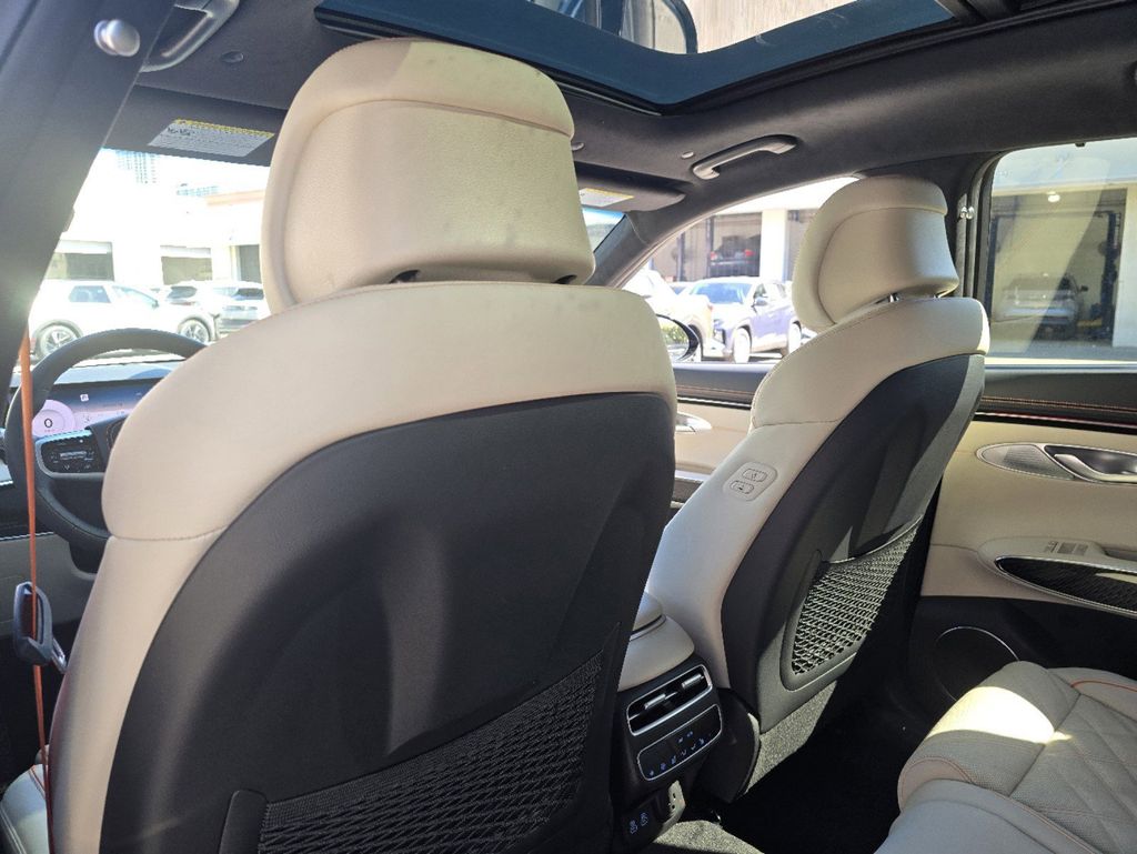 2026 GENESIS GV70 Sport Prestige - Photo 10