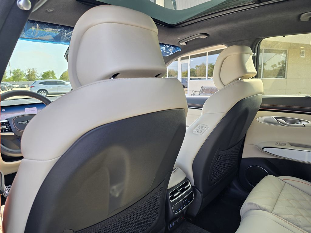 2026 GENESIS GV70 Sport Prestige - Photo 11