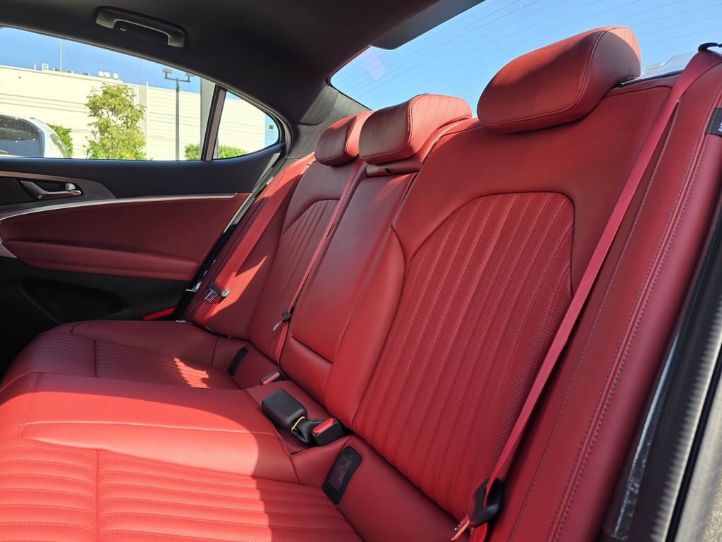 2025 GENESIS G70 Standard - Photo 12