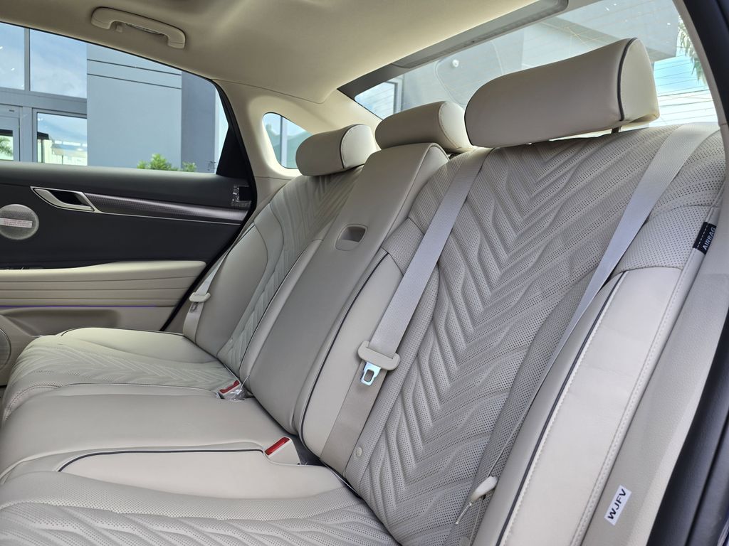 2025 GENESIS G80 Sport Prestige - Photo 12